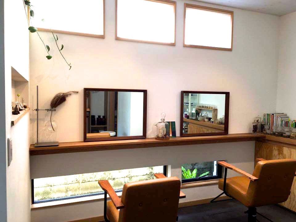 u.salon2.jpg